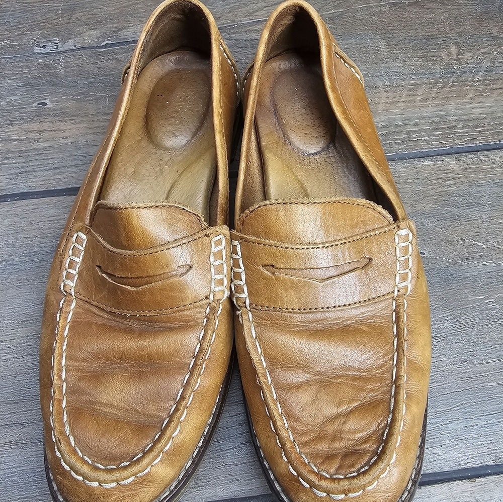 Sperry size 7.5 womans slip on shoes  leather